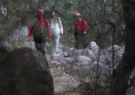 Konyaaltı’nda mahsur kalan gençler JAK timlerince kurtarıldı