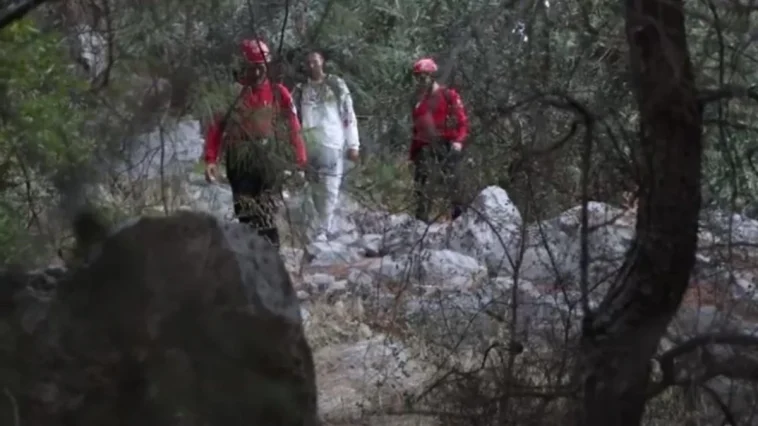 Konyaaltı’nda mahsur kalan gençler JAK timlerince kurtarıldı
