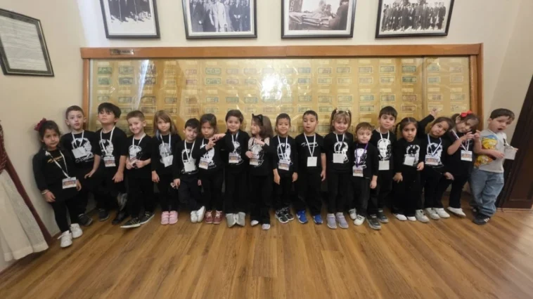 Konyaaltı'nın miniklerinden anlamlı Atatürk ziyareti