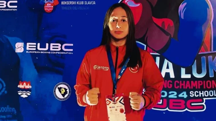 Kumlucalı Ümmü Sıla Avrupa Şampiyonası’nda ringde