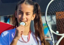 Manavgatlı Mavi teniste birinci oldu