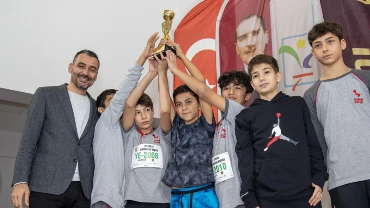 Manavgat'ta Atatürk Kır Koşusu