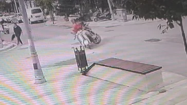 Manavgat’ta motosiklet çarpıştı: 2 yaralı