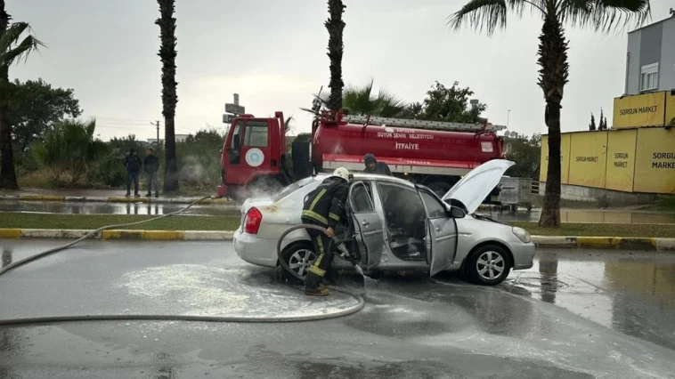 Manavgat'ta otomobil alev topuna döndü