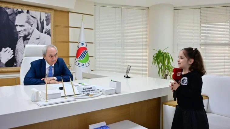 Minik öğrenciler sordu, Başkan Kocagöz Atatürk’ü anlattı