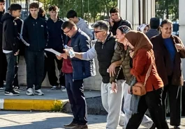 Motosiklet kazasında ölen Batuhan'ın cenazesini gözyaşları içinde aldılar