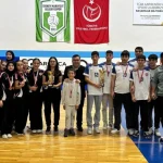 Müdür Kırteke, yıllar sonra kupalarla döndü