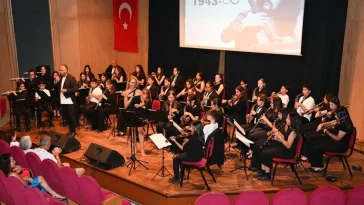 Onkoloji bölümündeki çocuklar için iyilik konseri