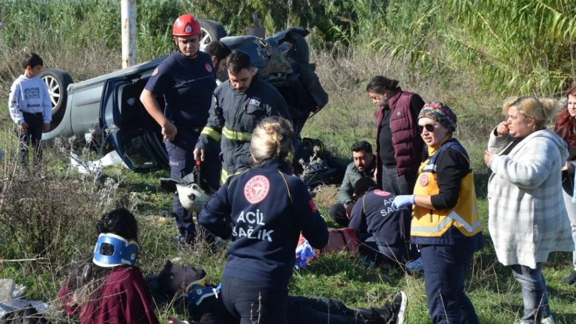 Otomobil şarampole yuvarlandı: 3 yaralı