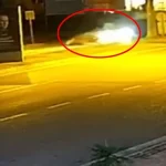 Otomobilin çarptığı motosikletli hayatını kaybetti