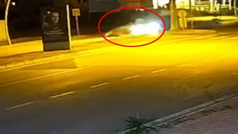 Otomobilin çarptığı motosikletli hayatını kaybetti