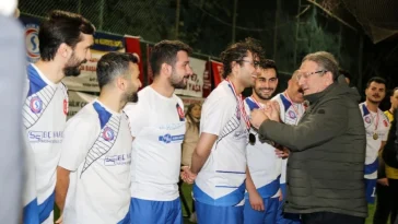 Sağlıkçılar sağlık için yeşil sahaya indi