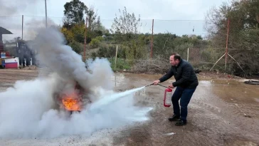 Serik'te belediye çalışanlarına yangın güvenliği eğitimi