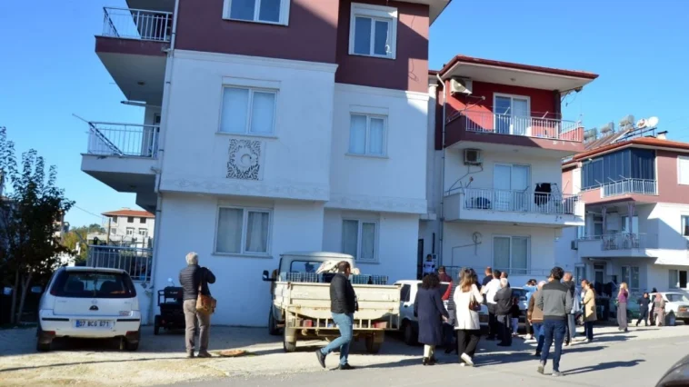 Serik'te çatlaklar oluşan binaya bilirkişi giriş izni verdi