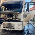 Serik'te park halindeki kamyon çıkan yangında kullanılmaz hale geldi