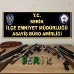 Serik'te uyuşturucu ve silah operasyonu