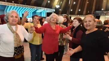 Tazelenme Üniversitesi öğrencilerine kadınlar matinesi