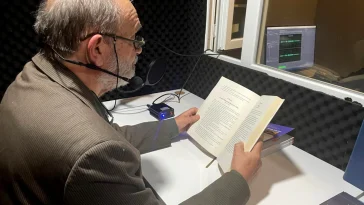 Yazar ve şairler gönüllü okuyucu oldu