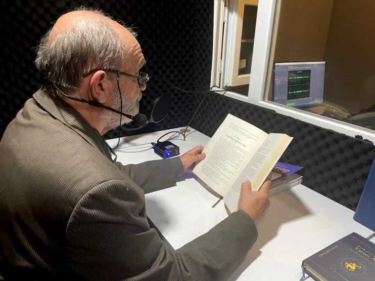 Yazar ve şairler gönüllü okuyucu oldu