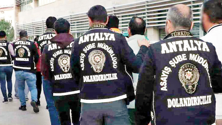 4 milyon dolarlık vurgun: ‘Sahte polis’ operasyonu düzenlediler