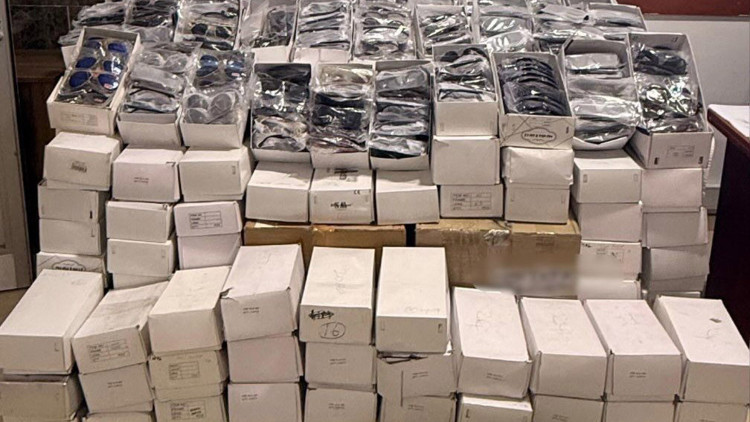 Kaçak güneş gözlükleri ele geçirildi