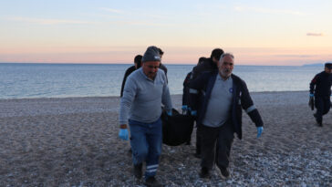 Antalyada oltaya cesedin takıldığı anlar kamerada
