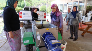 Büyükşehir’den üreticiye ekipman desteği