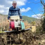 82 yaşındaki mali müşavir gençlere taş çıkartıyor