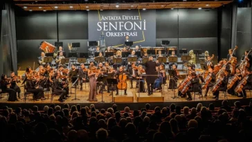ADSO’dan ayakta alkışlanan senfoni gecesi