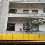 Alanya'da 3 katlı binada yangın paniği