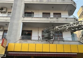 Alanya'da 3 katlı binada yangın paniği
