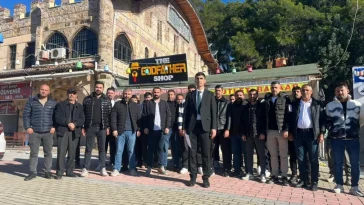 Alanya'da kavşak kapatıldı, esnaf isyan etti