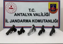 Alanya'da ruhsatsız silah operasyonu