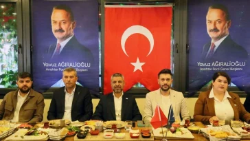 Anahtar Parti'den tanıtım toplantısı