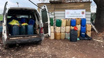 Antalya'da 2 bin 350 litre kaçak akaryakıt ele geçirildi