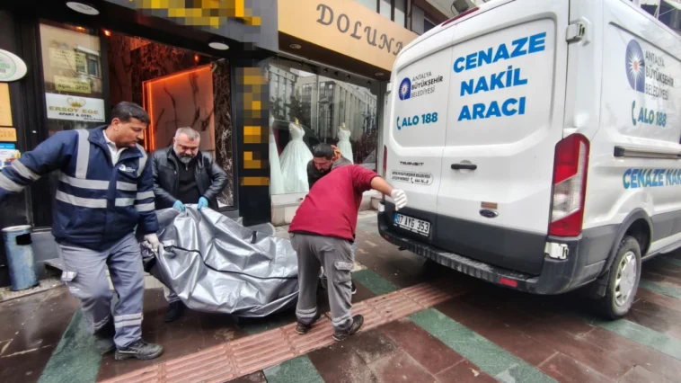 Antalya'da 30 yaşındaki otel müşterisi ölü bulundu