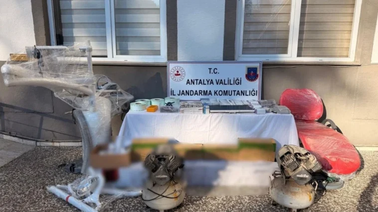 Antalya'da diplomasız kaçak diş tedavisi yapan şüpheliye operasyon