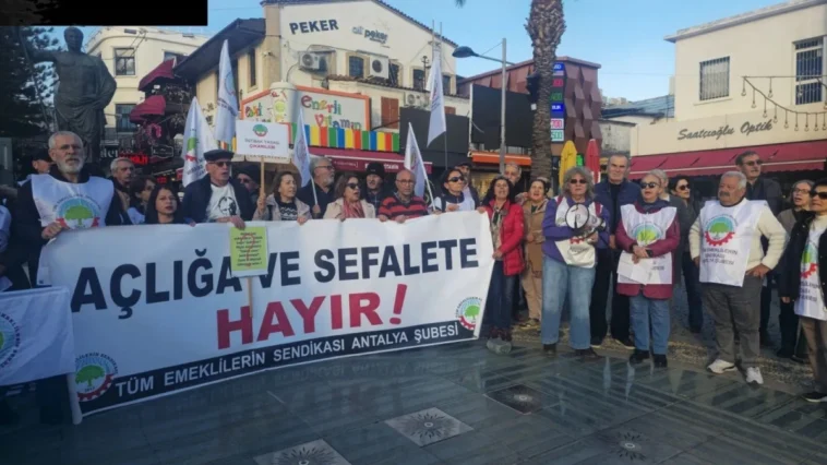 Antalya'da emekliler Ankara'ya seslendi