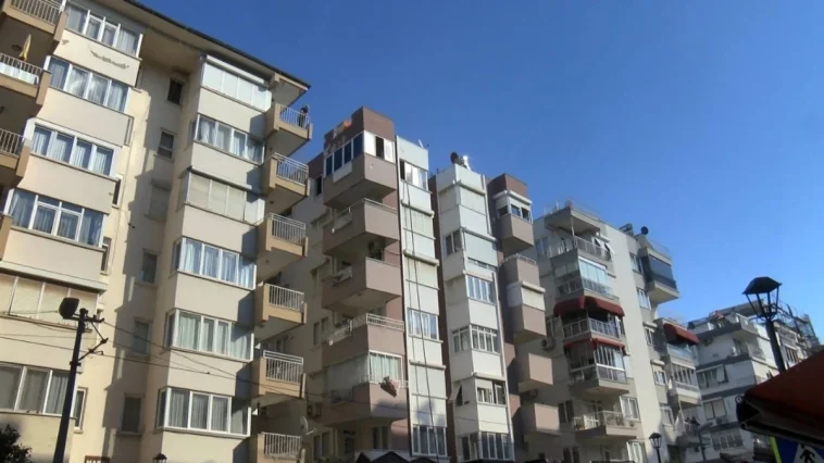 Antalya’da ev yangını korkuttu