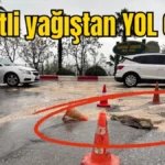 Antalya'da şiddetli yağıştan yol çöktü!
