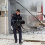 Atölyedeki yangında 4 köpeği itfaiye erleri kurtardı