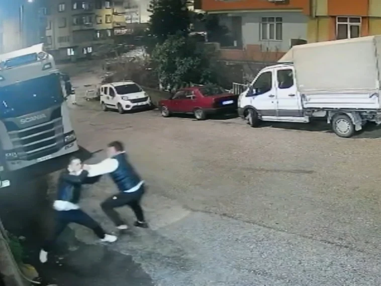 Birlikte içki içerken tartıştı, Manavgat'ta evinden çağırıp bıçakladı