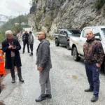 Büyükşehir ekiplerinden Alacami Yolu’nda heyelan çalışması