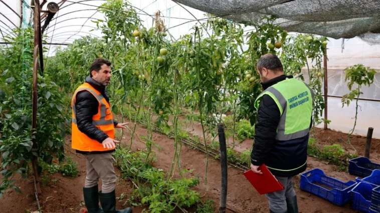 Büyükşehir, sel afetinde zarar gören vatandaşın yanında
