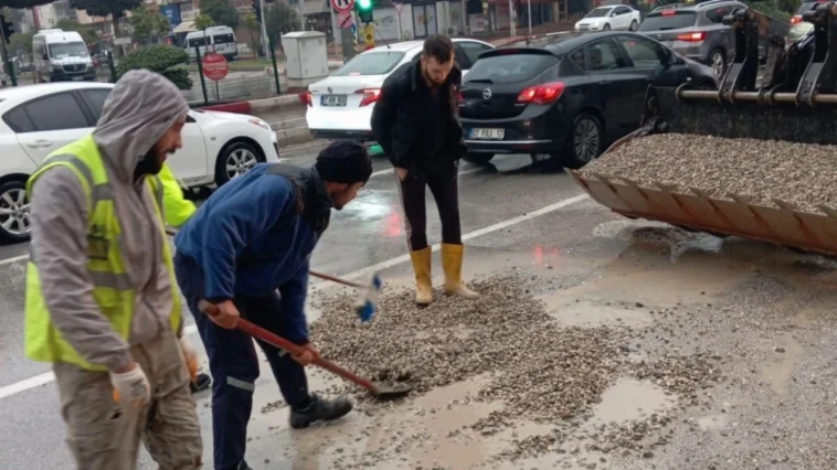 Büyükşehir’den yağışın ardından olumsuzluklara anında müdahale