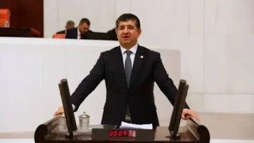 CHP’li Arı Kumluca’da: Çiftçi yalnız değil