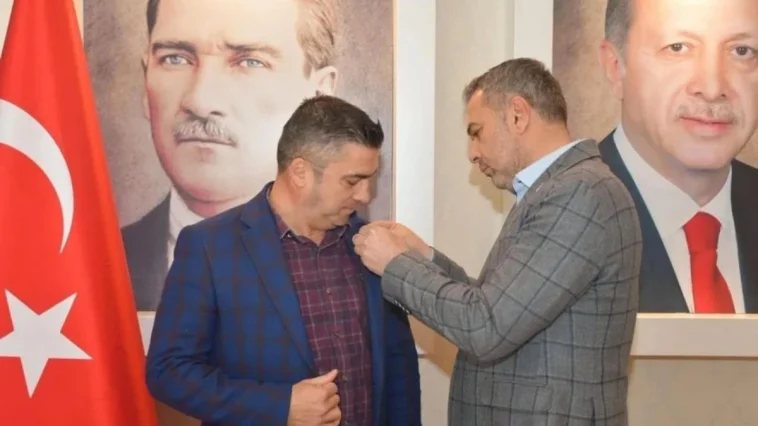 CHP'li Top, AKP'ye geçti