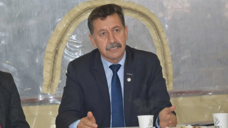 Eğitim-İş Antalya'da gündem 'bayrağa saldırı'