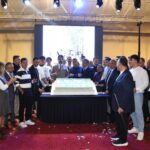 LİMAK LİMRA'DA 28. YIL GURURU: GENEL MÜDÜR ÇALDI, PERSONEL EĞLENDİ