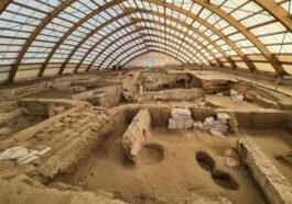 ÇATALHÖYÜK, NEOLİTİK DÖNEMİN SIRLARINI GELECEĞE TAŞIYOR